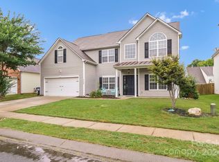 5706 Falkirk Ln, Matthews, NC 28104