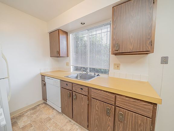4th image of 2509 Bartlett St #4