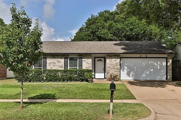 4411 Kacee Dr — Photo 2