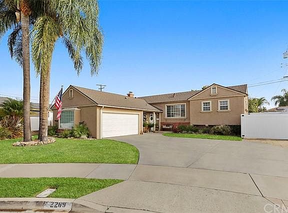 2nd image of 2269 E Banyan Pl