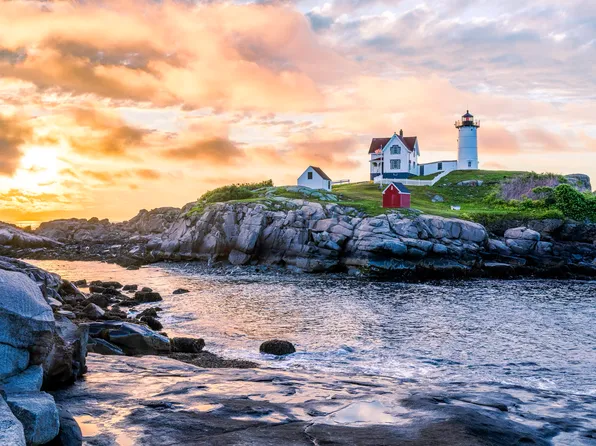 38 Plaisted Rd, York, ME 03909