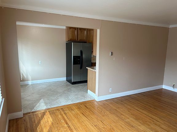 3rd image of 3027 Magliocco Dr #2