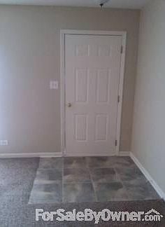 Foyer : Tiled entry way