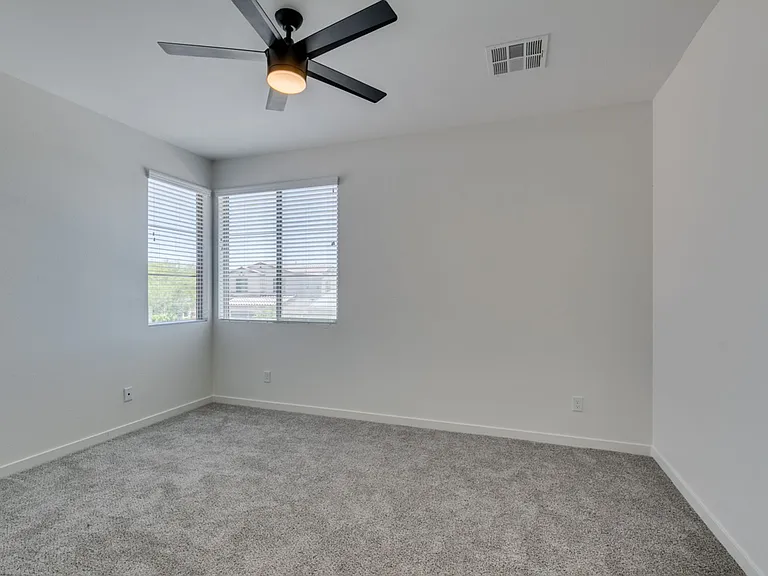 6915 Fordham Creek St — Photo 36