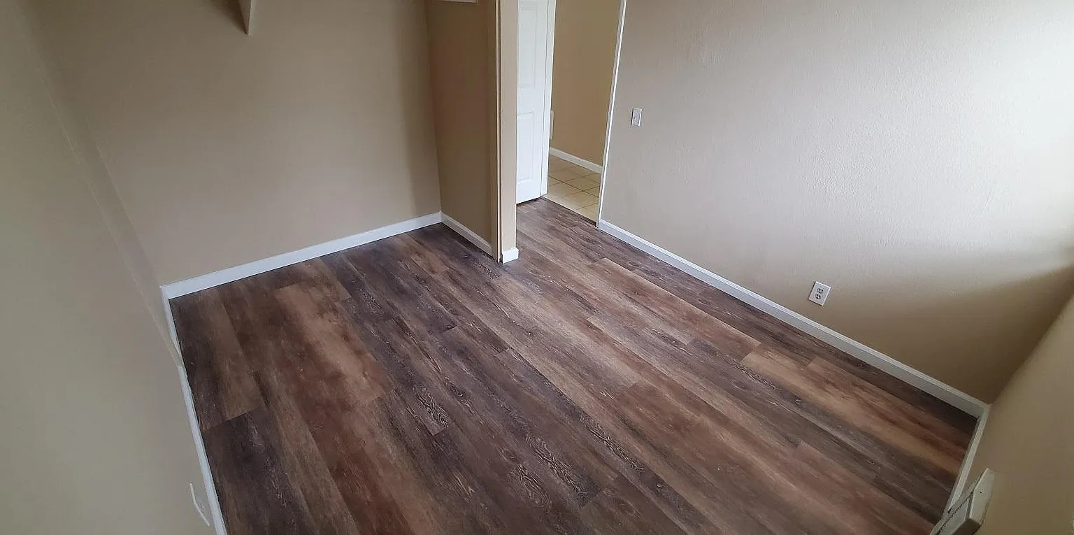4 bed, 800 sqft, $2,395 — Photo 3