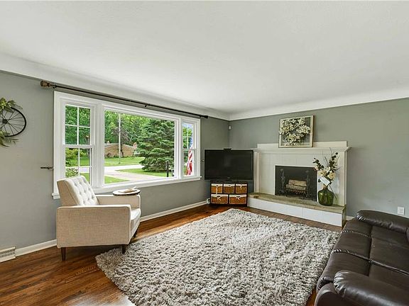 2nd image of 2652 Northglen Dr