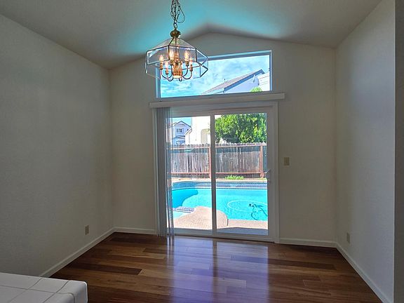 5th image of 773 Tuliamore Ct
