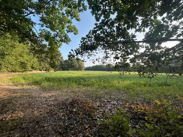 2331 Slater Rd, Hillsdale, MI 49242