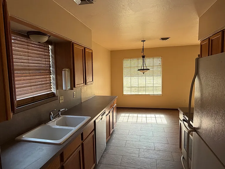1415 N Berry Ct #1415 — Photo 2
