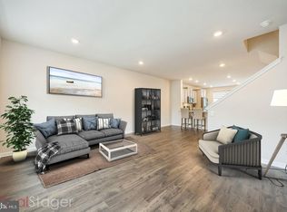 402 Monte Farm Rd, Mount Laurel, NJ 08054