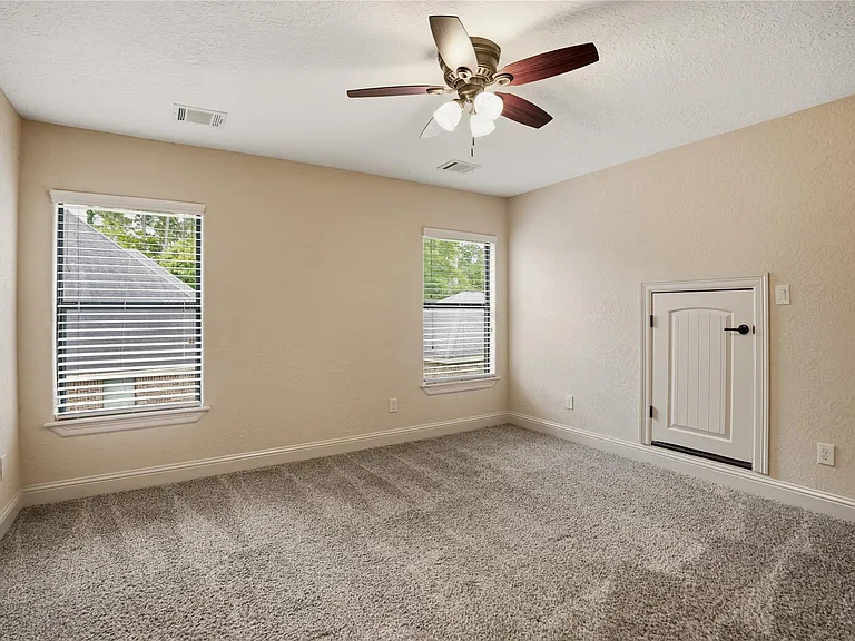 536 Stephen F Austin Dr — Photo 26