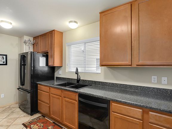 4th image of 1427 Packwood Ave