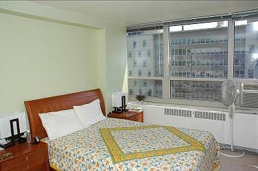 4th image of 3950 N Lake Shore Dr APT 2106