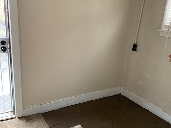 3rd image of 6110 Fleet Ave