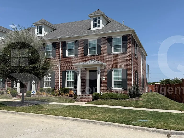 7416 Atlas Dr — Photo 2