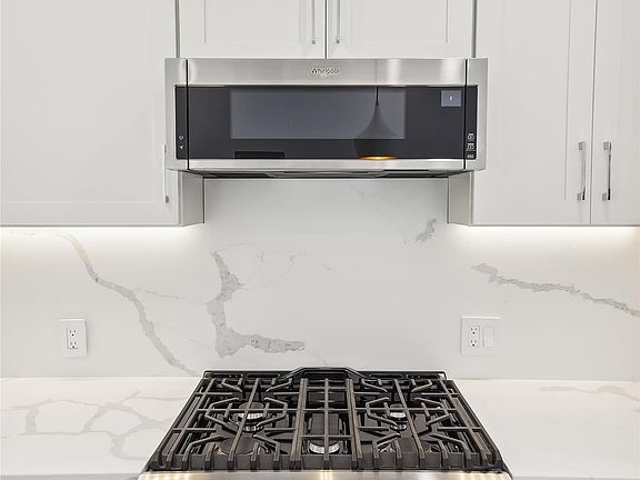 4th image of 573 Lombard St #573