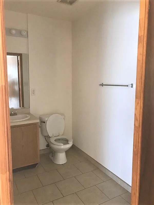 2125 S Espina St — Photo 4
