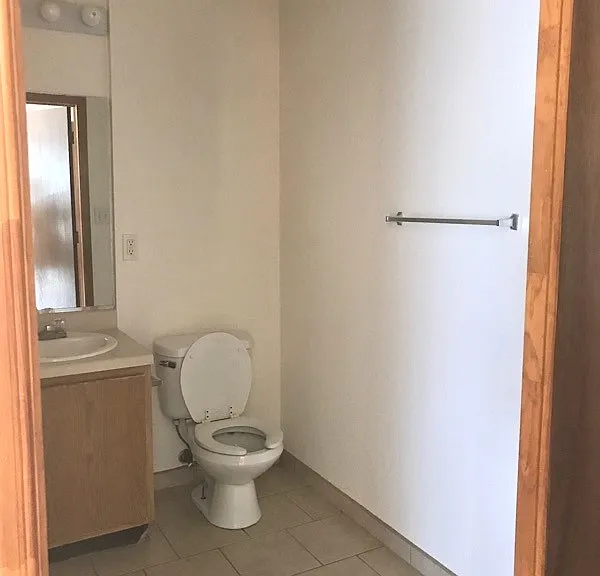 2125 S Espina St #18 — Photo 4