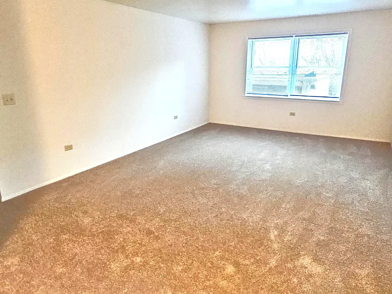 417 W Jefferson St #E4 — Photo 2