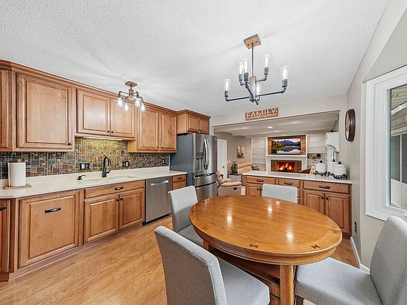 5th image of 5611 Kroemer Rd