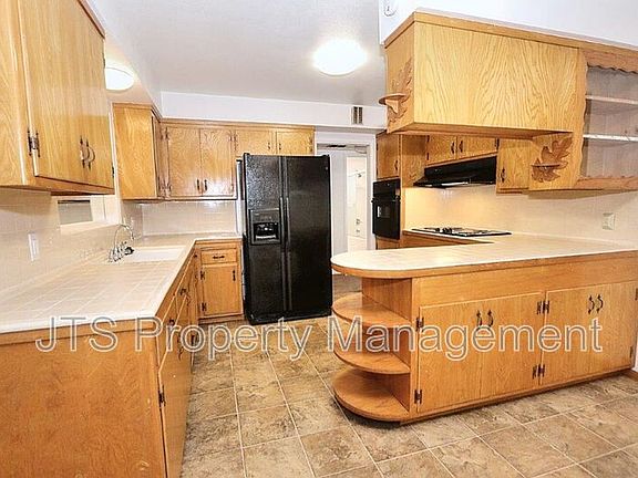 3rd image of 4781 Mead Ave