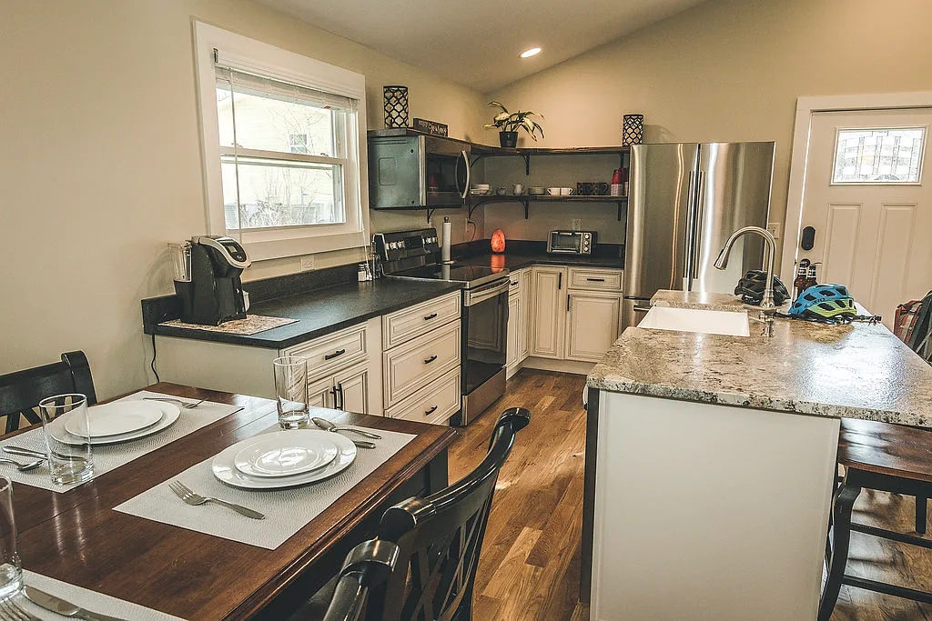 3 bed, $3,900 — Photo 1