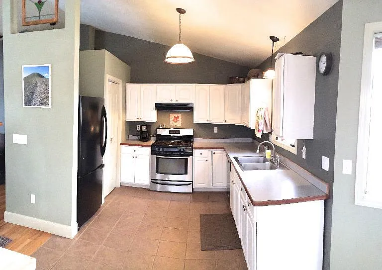503 Kathy Ln — Photo 2
