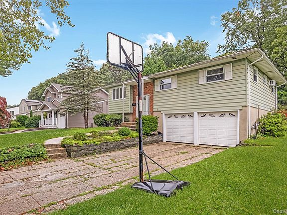 4th image of 23 Country Lane Drive