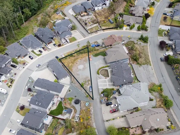 104 Bray Rd, Nanaimo, BC V9T 0C2