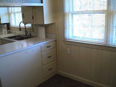 4th image of 242 Tremont Park Dr SE