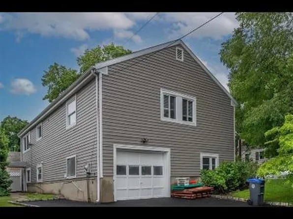 31 Kipling Street, Hartsdale, NY 10530