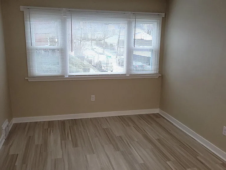 1331 Astor St #2 — Photo 15