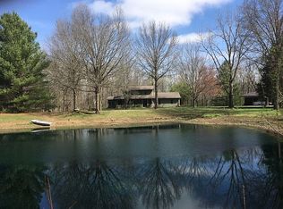 11913 Pinetree Rd, Carlyle, IL 62231