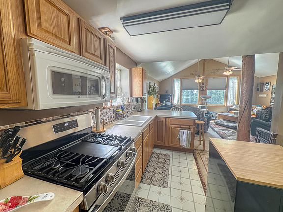 5th image of 1077 John Kalinas Rd