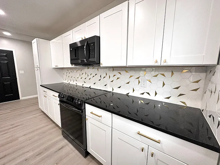 287 Pierce St #1 — Photo 7
