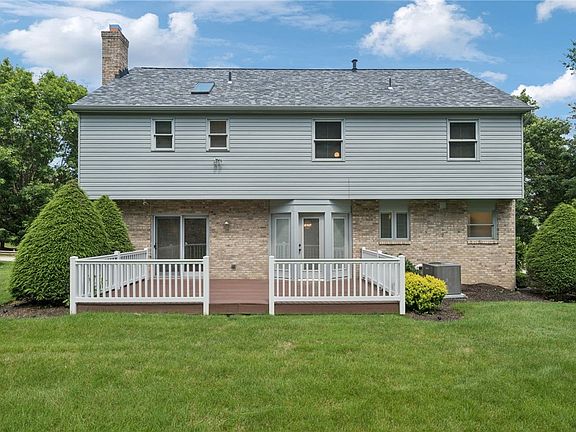 2nd image of 95 William Dr N