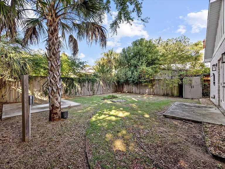 1520 E Gonzalez St #A — Photo 23