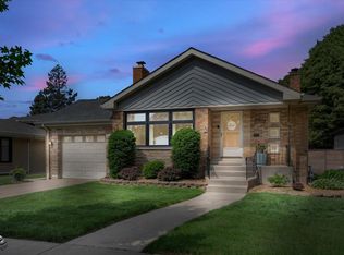 10118 S Turner Ave, Evergreen Park, IL 60805