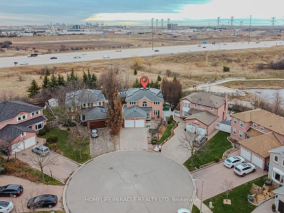 2nd image of 32 Plover Pl