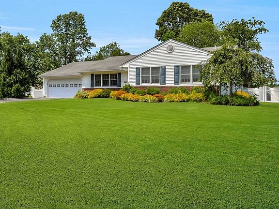 2nd image of 17 Hemlock Ln