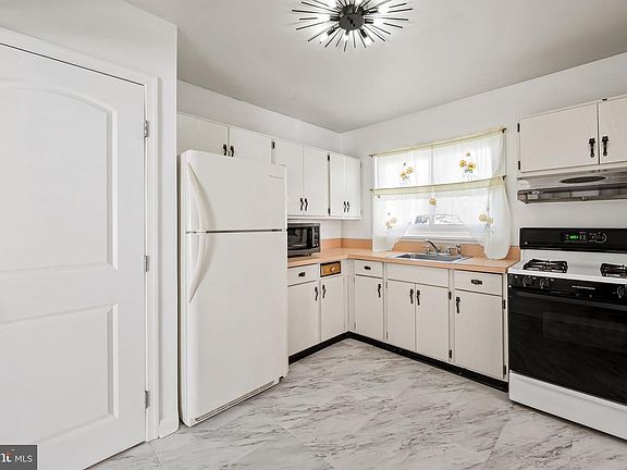 4th image of 916 Prestwood Rd