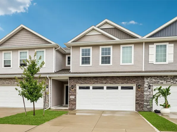 917 Maywood Ln, Waukee, IA 50263