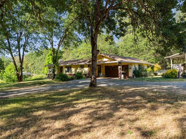 7591 Monument Dr, Grants Pass, OR 97526