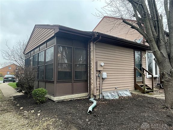 3rd image of 18 Robinwood Ct