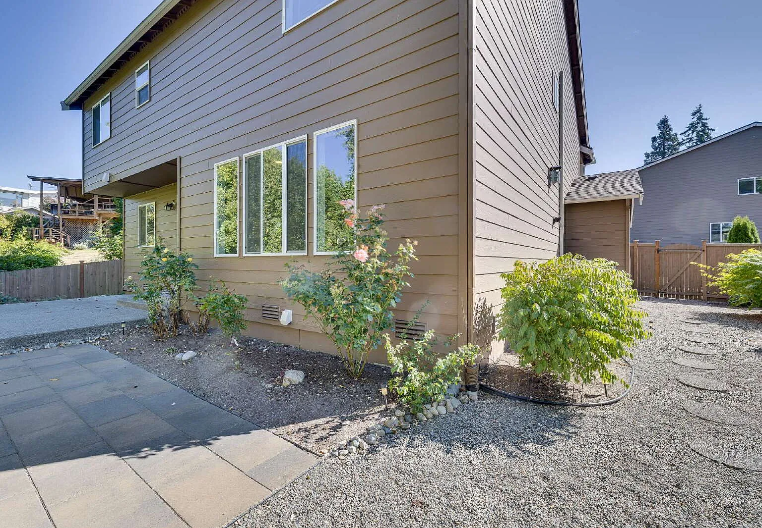 Stunning & Spacious Lynnwood Rental Available Now! — Photo 4