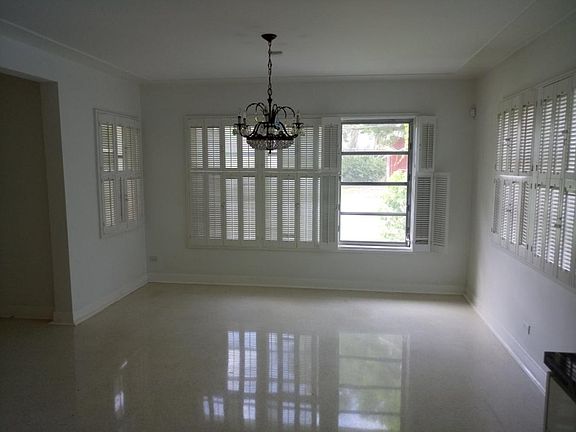 4th image of 1400 North Dr