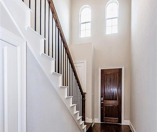 3rd image of 3025 Martello Ln