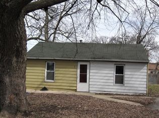 704 S Kendall St, Aurora, IL 60505