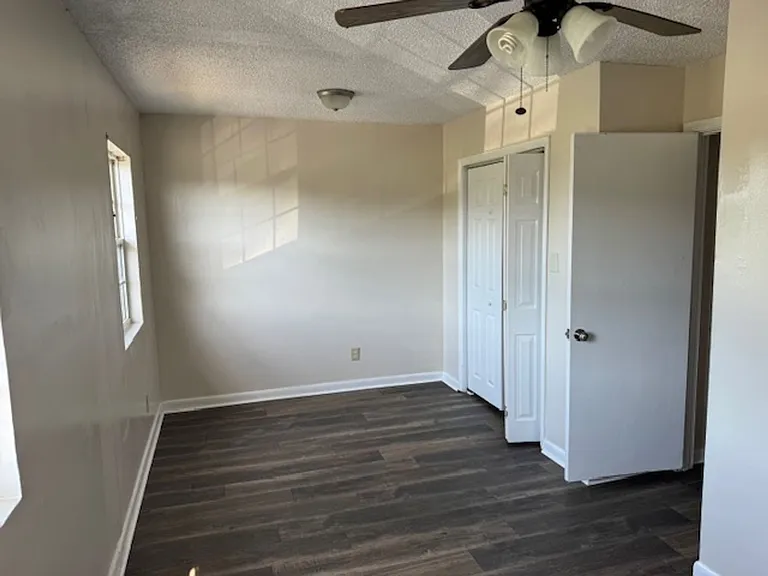 Pine Villa Town Houses — Photo 6