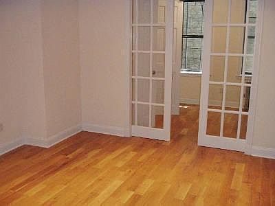 2nd image of 118 Christopher St APT 10